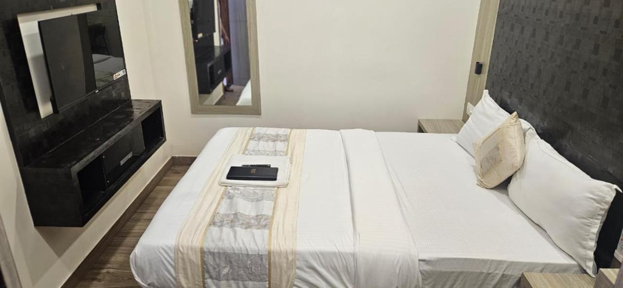 Hotel Arts International Bombay Eksteriør billede